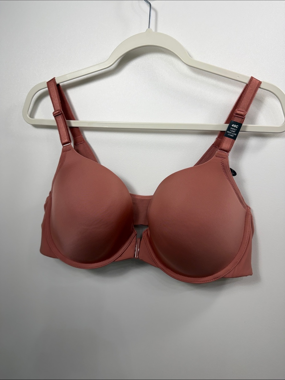 Torrid Perfect T-shirt front close LT lined bra size 40 C. NWT.Rose color